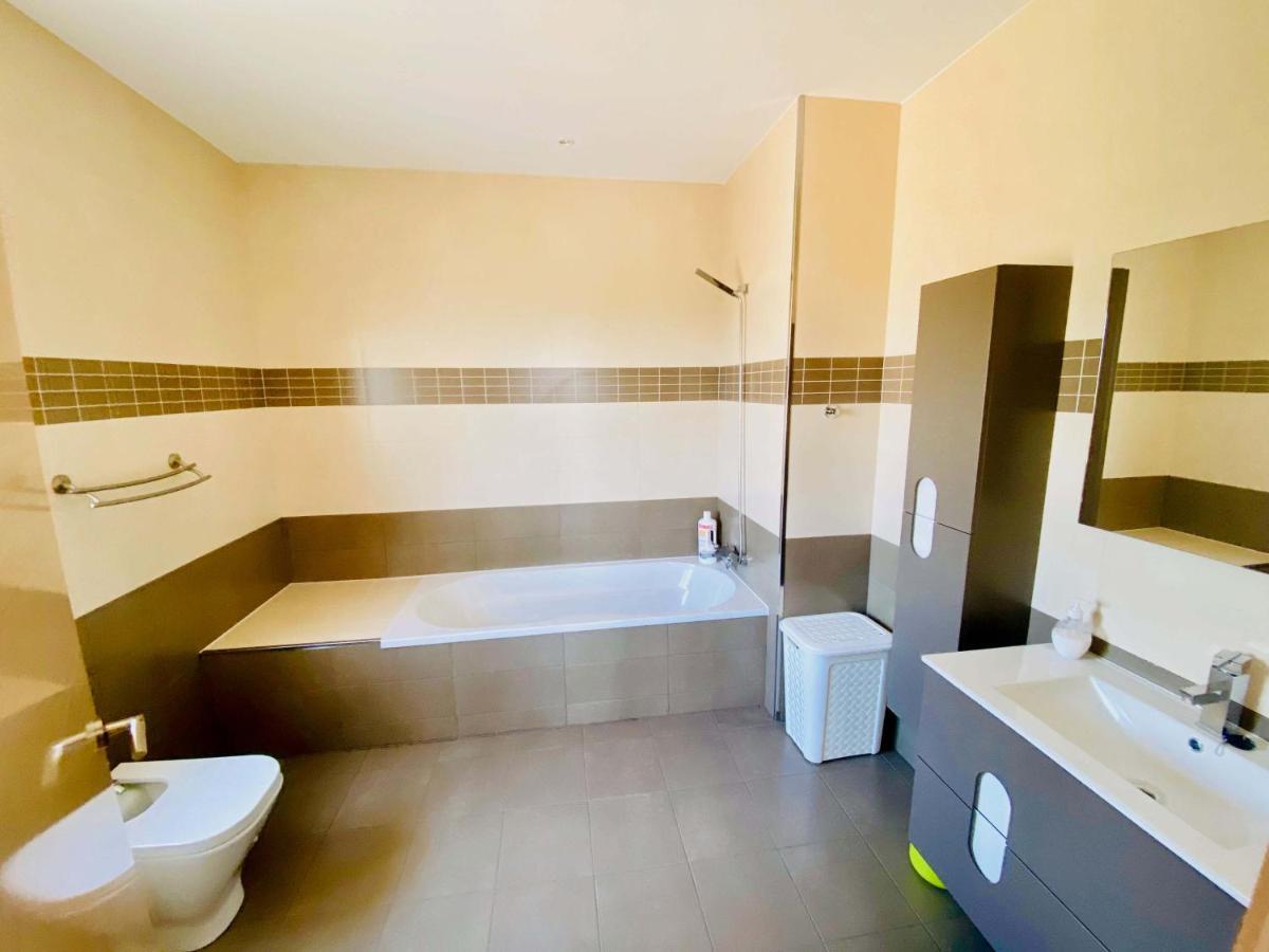 Luxury Villa Investingspain With Sea Views, Pool And Jacuzzi 료렛 드 마르 외부 사진